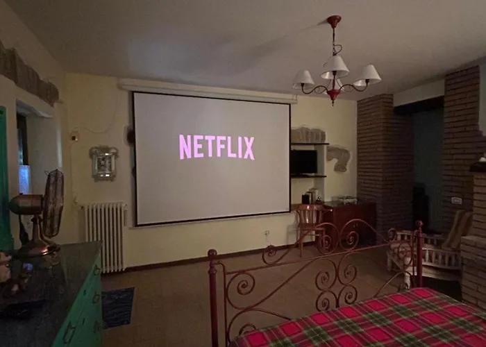 Photo de Deliziosa casa immersa nella tranquillità. Supino