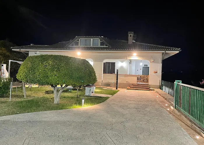 Photo de Villa Lidia & Attico Degli Artisti, Free Pets , Giardino Recintato E Attrezzato Minturno